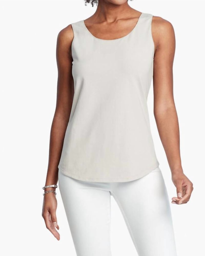 Front of a model wearing a size L Shirt Tail Perfect Tail in Cobblestone in Cobblestone by Nic + Zoe. | dia_product_style_image_id:327007